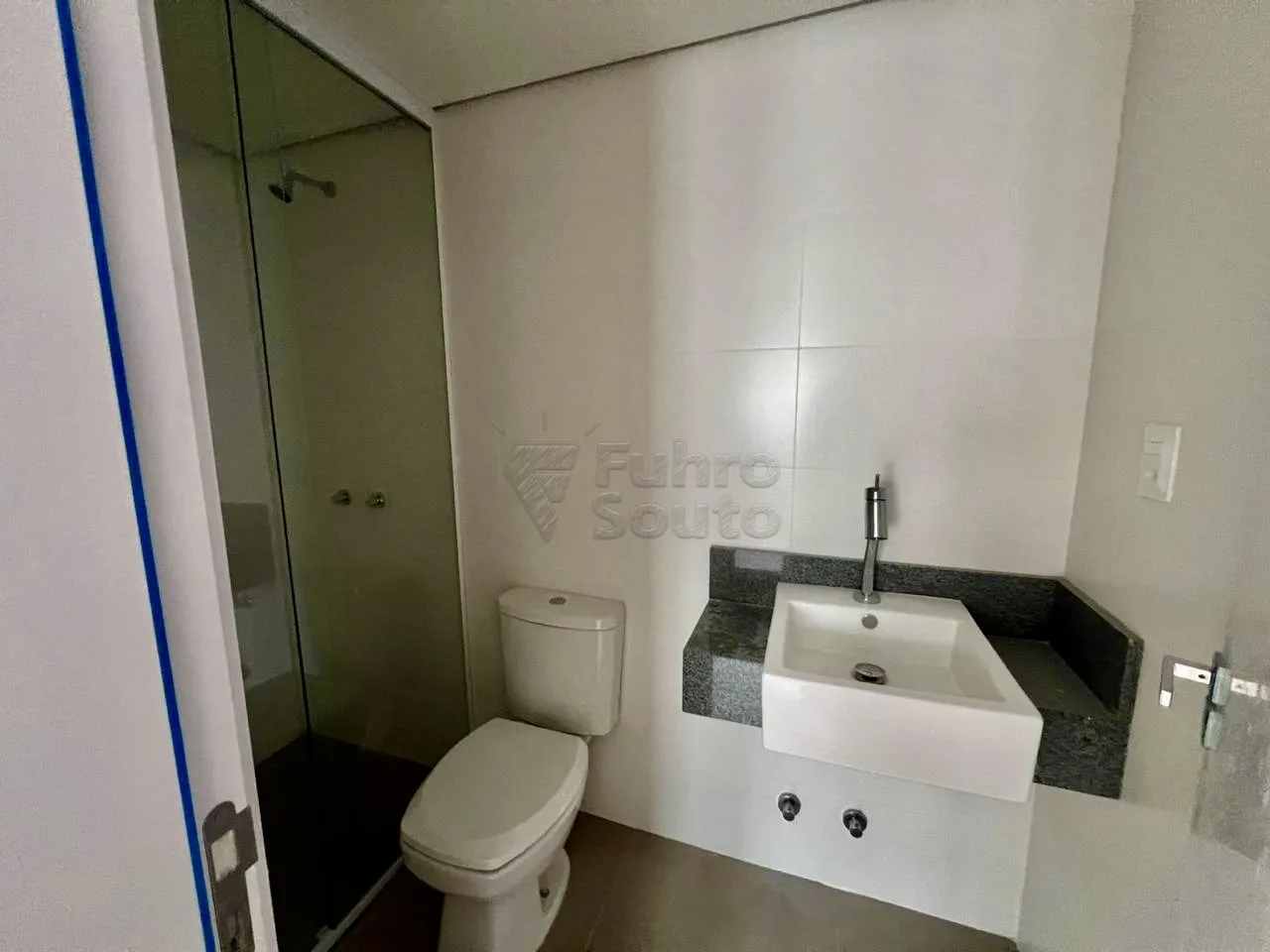 Comprar Apartamento / Padr&atilde;o em Pelotas R$ 382.000,00 - Foto 5