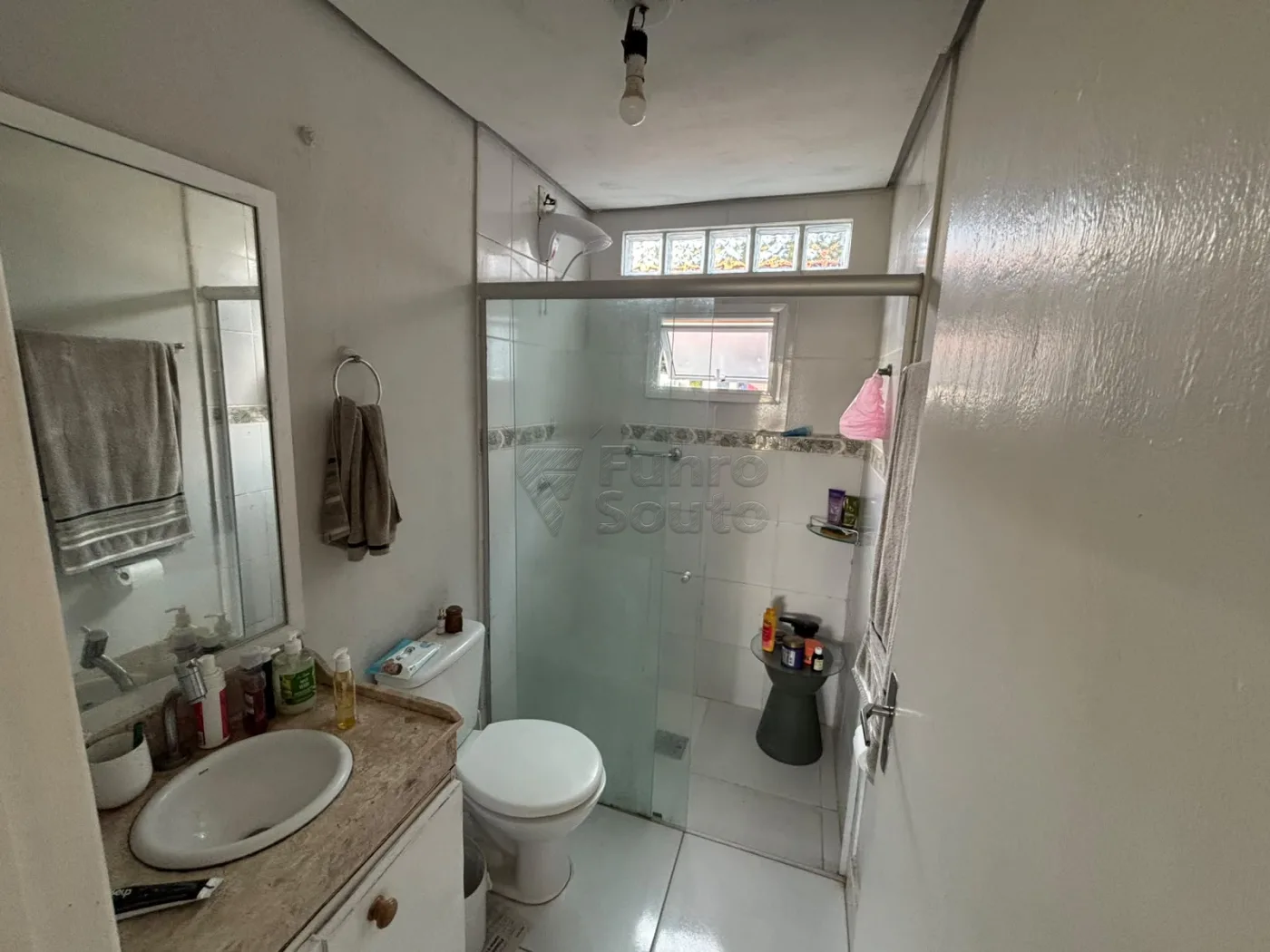 Comprar Casa / Padr&atilde;o em Pelotas R$ 980.000,00 - Foto 9