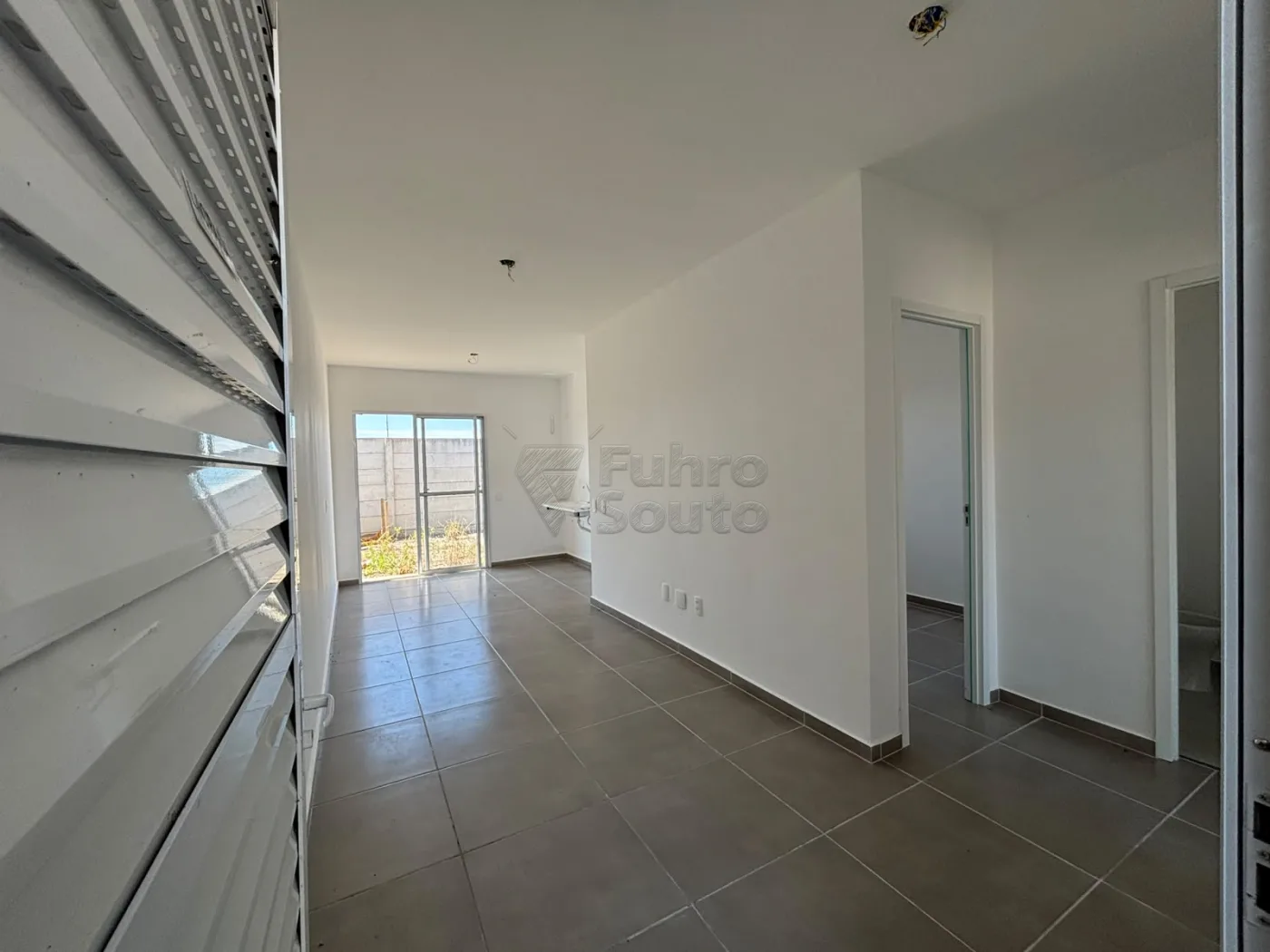 Comprar Casa / Condom&iacute;nio em Pelotas R$ 219.900,00 - Foto 3