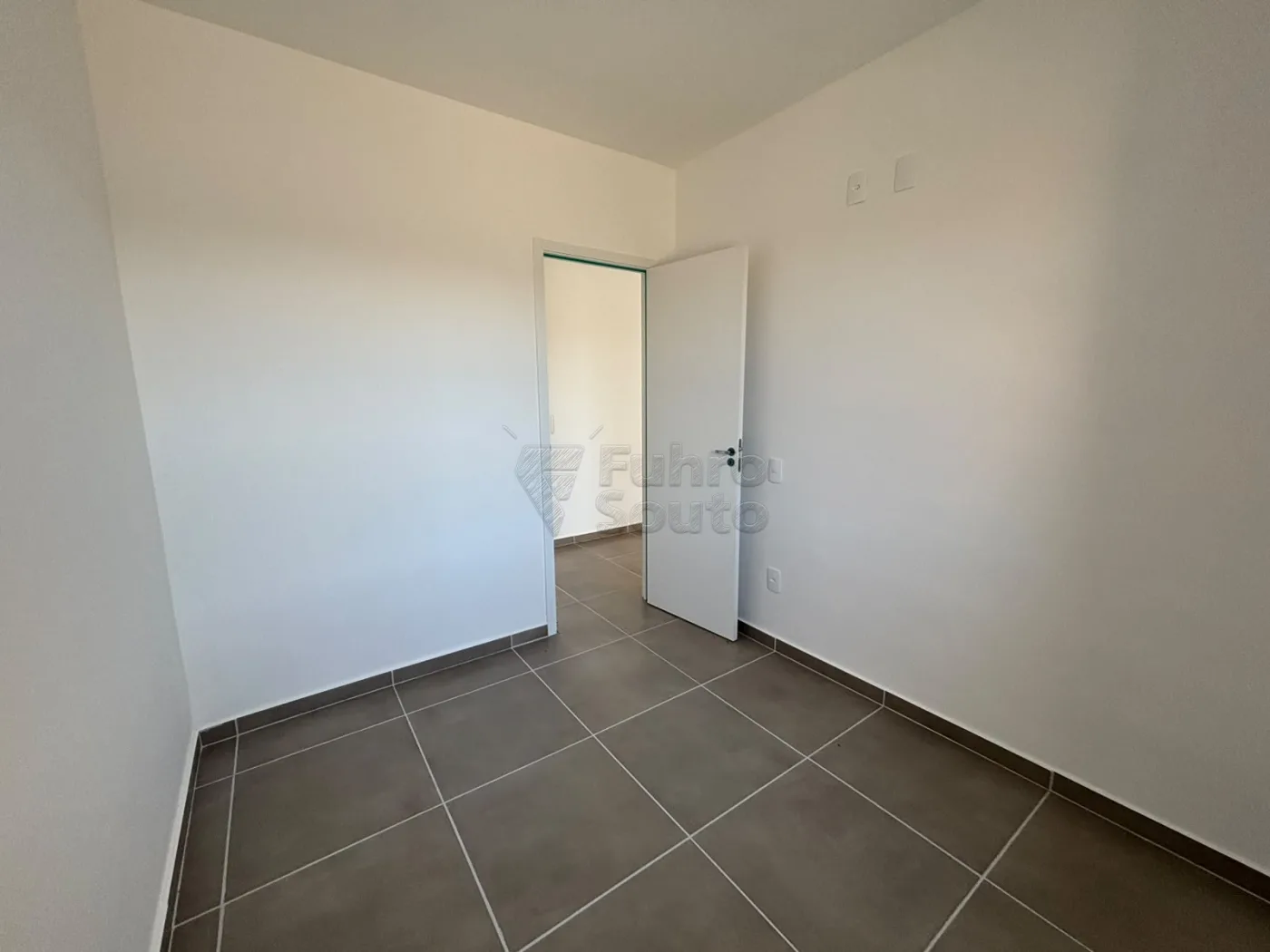 Comprar Casa / Condom&iacute;nio em Pelotas R$ 219.900,00 - Foto 6