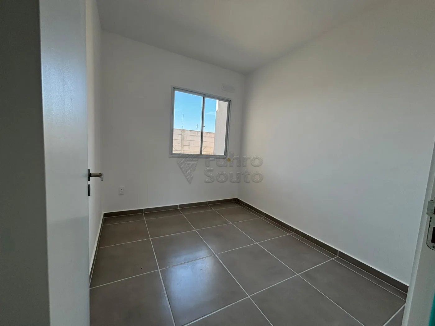 Comprar Casa / Condom&iacute;nio em Pelotas R$ 219.900,00 - Foto 8