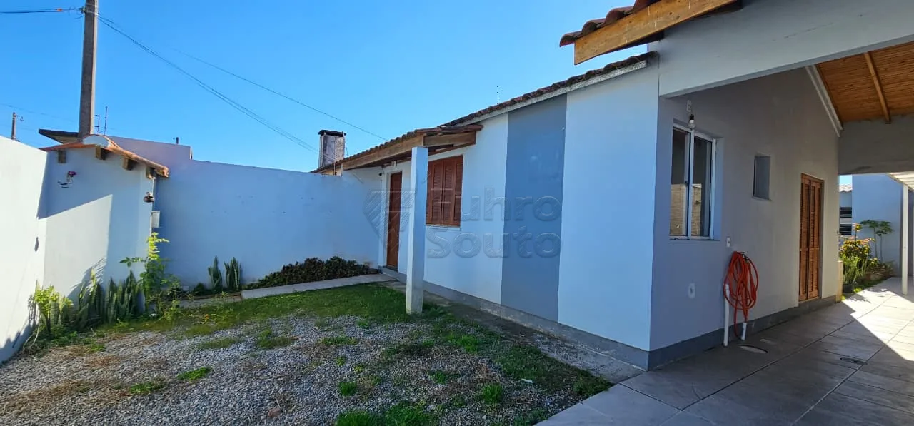 Comprar Casa / Padr&atilde;o em Pelotas R$ 300.000,00 - Foto 7