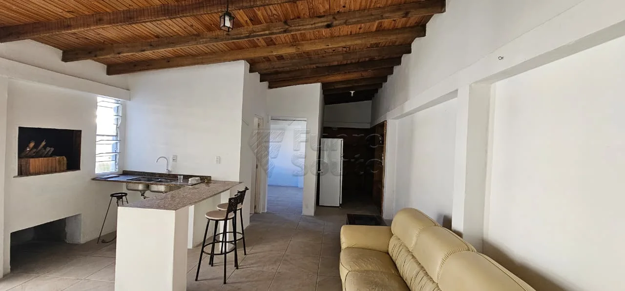Comprar Casa / Padr&atilde;o em Pelotas R$ 300.000,00 - Foto 13