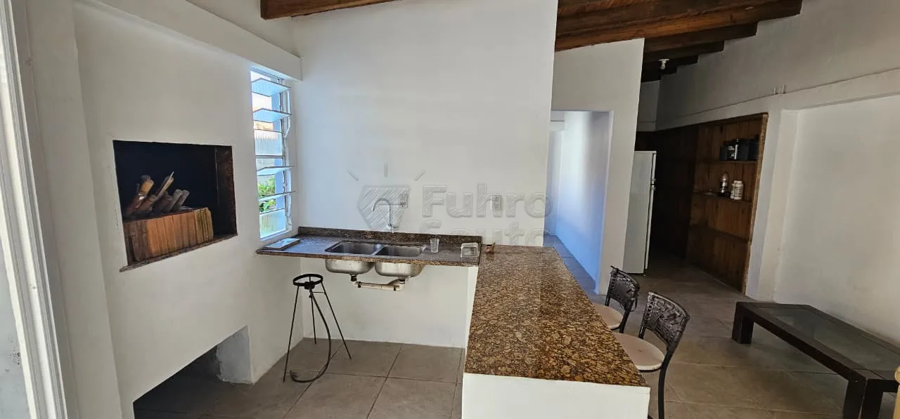 Comprar Casa / Padr&atilde;o em Pelotas R$ 300.000,00 - Foto 15