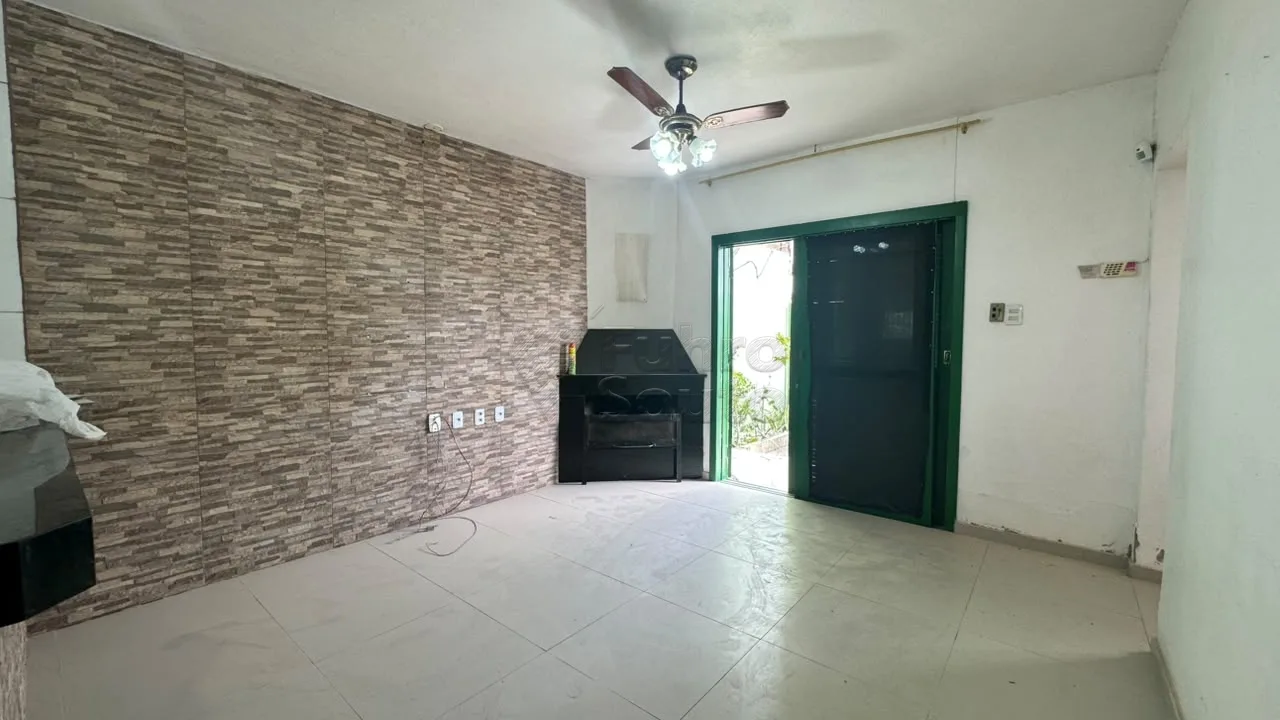 Comprar Casa / Padr&atilde;o em Pelotas R$ 340.000,00 - Foto 1