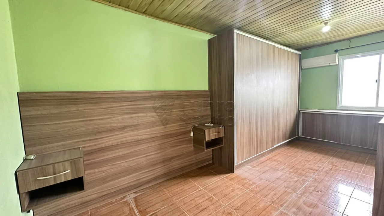 Comprar Casa / Padr&atilde;o em Pelotas R$ 340.000,00 - Foto 6