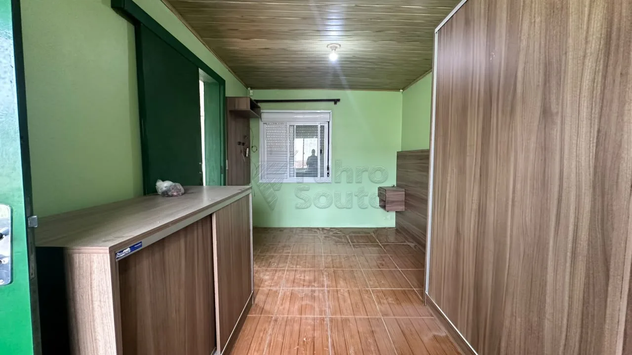 Comprar Casa / Padr&atilde;o em Pelotas R$ 340.000,00 - Foto 8