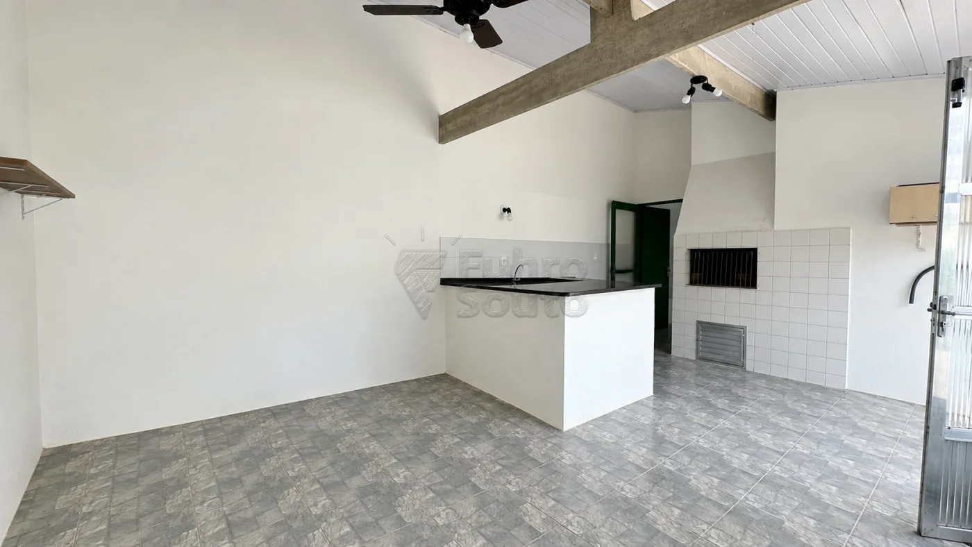 Comprar Casa / Padr&atilde;o em Pelotas R$ 340.000,00 - Foto 18