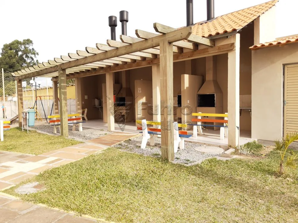 Comprar Apartamento / Padr&atilde;o em Pelotas R$ 150.000,00 - Foto 4