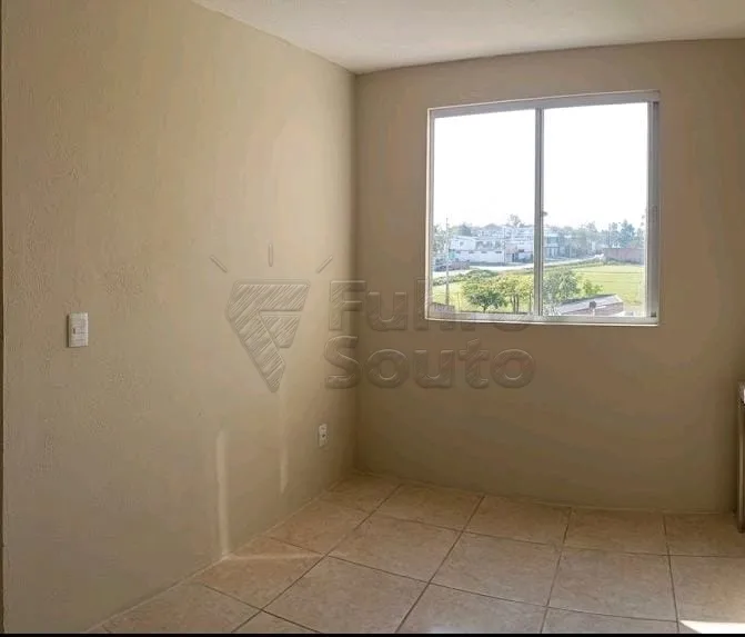 Comprar Apartamento / Padr&atilde;o em Pelotas R$ 150.000,00 - Foto 2