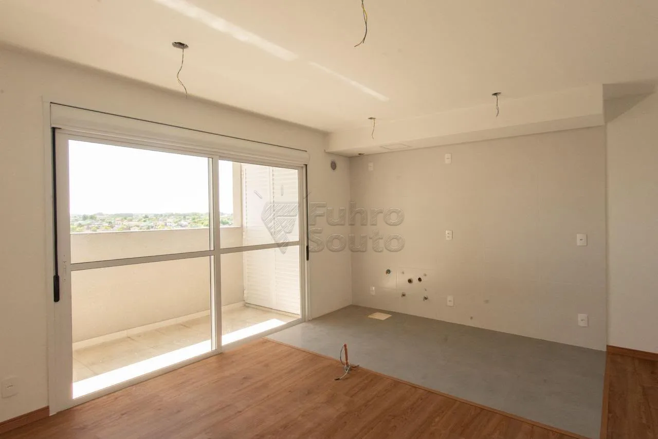 Comprar Apartamento / Padr&atilde;o em Pelotas R$ 395.000,00 - Foto 3