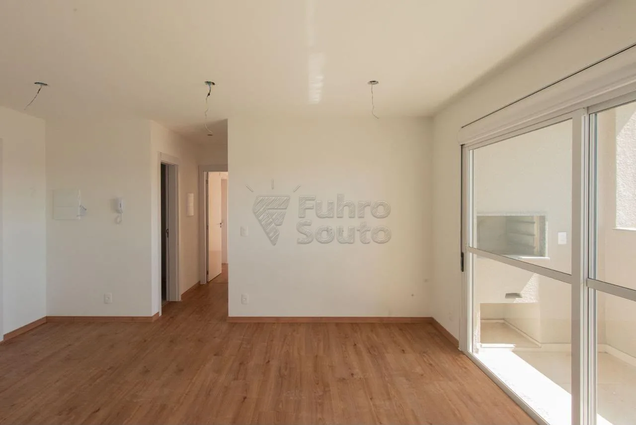 Comprar Apartamento / Padr&atilde;o em Pelotas R$ 395.000,00 - Foto 4