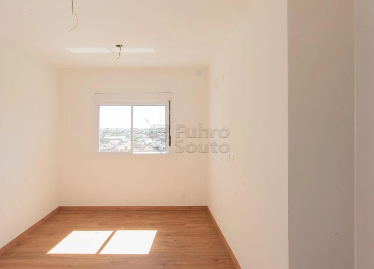 Comprar Apartamento / Padr&atilde;o em Pelotas R$ 395.000,00 - Foto 7
