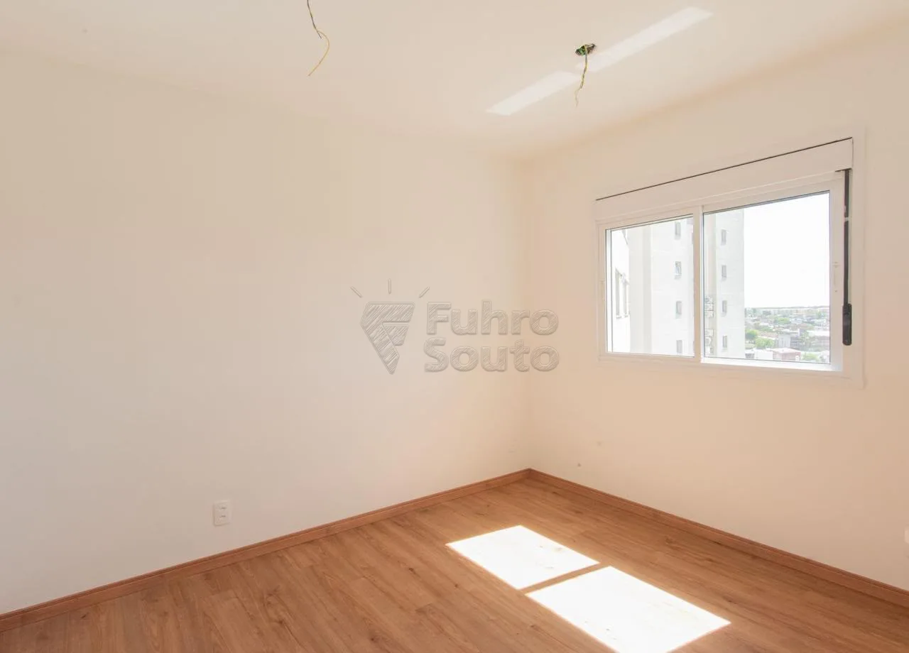 Comprar Apartamento / Padr&atilde;o em Pelotas R$ 395.000,00 - Foto 8