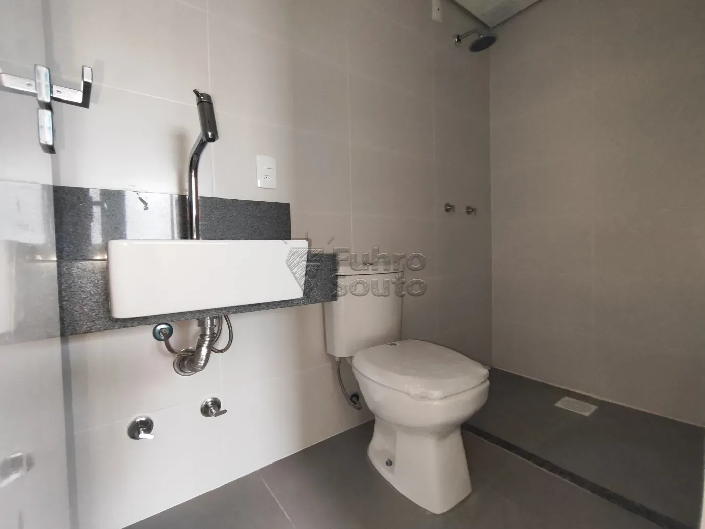 Comprar Apartamento / Padr&atilde;o em Pelotas R$ 395.000,00 - Foto 9