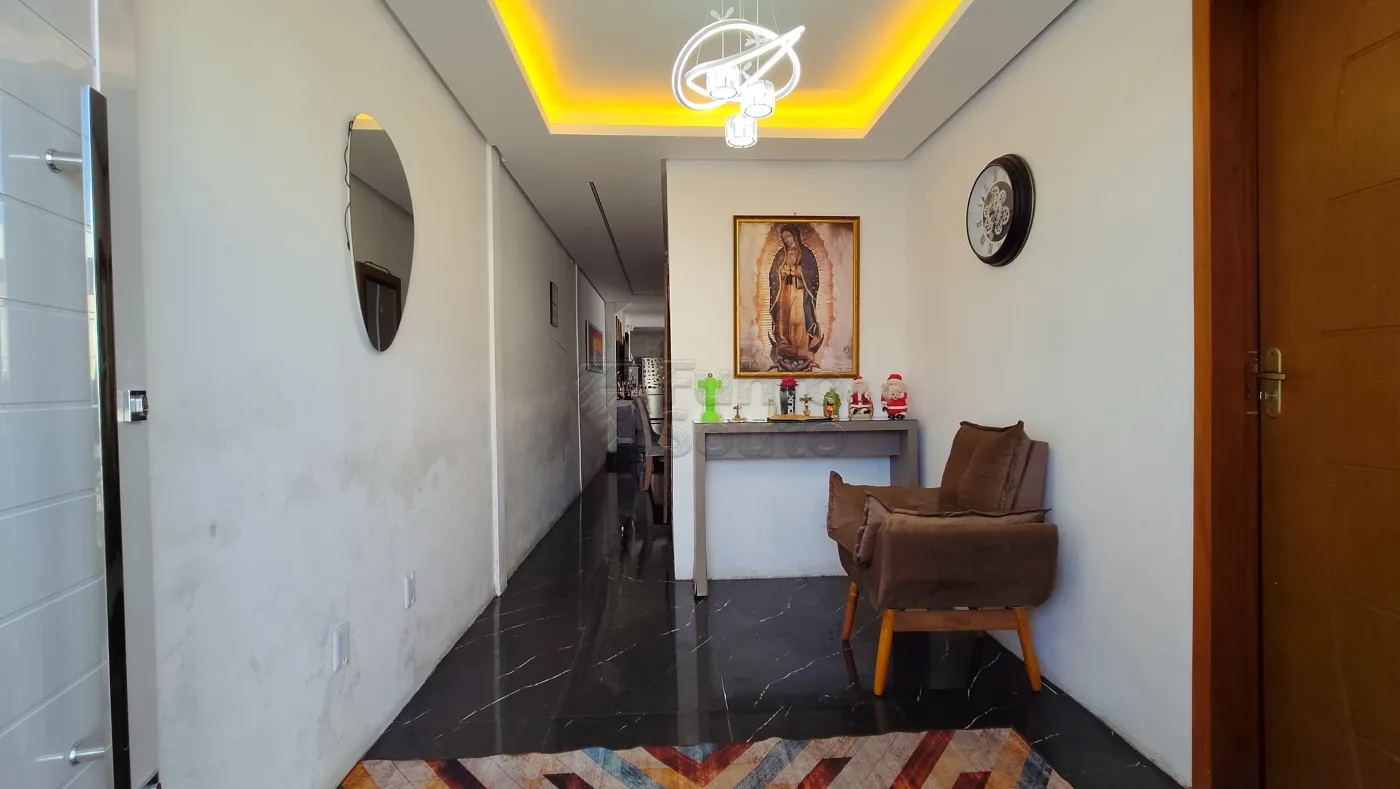 Comprar Casa / Padr&atilde;o em Pelotas R$ 350.000,00 - Foto 1