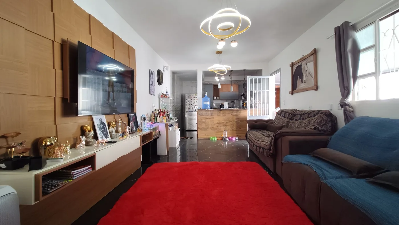 Comprar Casa / Padr&atilde;o em Pelotas R$ 350.000,00 - Foto 8