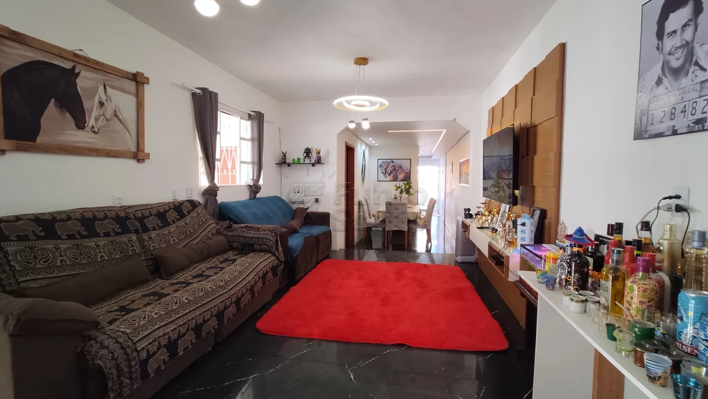 Comprar Casa / Padr&atilde;o em Pelotas R$ 350.000,00 - Foto 9