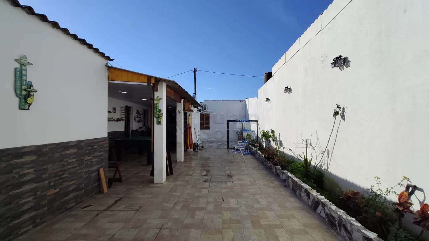 Comprar Casa / Padr&atilde;o em Pelotas R$ 350.000,00 - Foto 17