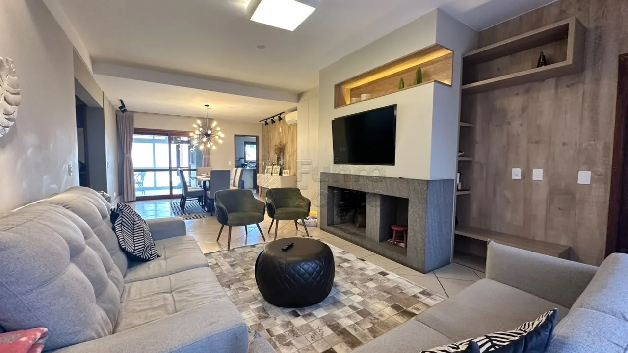 Comprar Casa / Padr&atilde;o em Pelotas R$ 1.170.400,00 - Foto 2