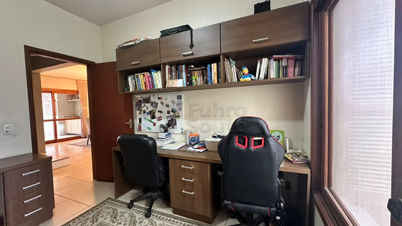 Comprar Casa / Padr&atilde;o em Pelotas R$ 1.170.400,00 - Foto 13