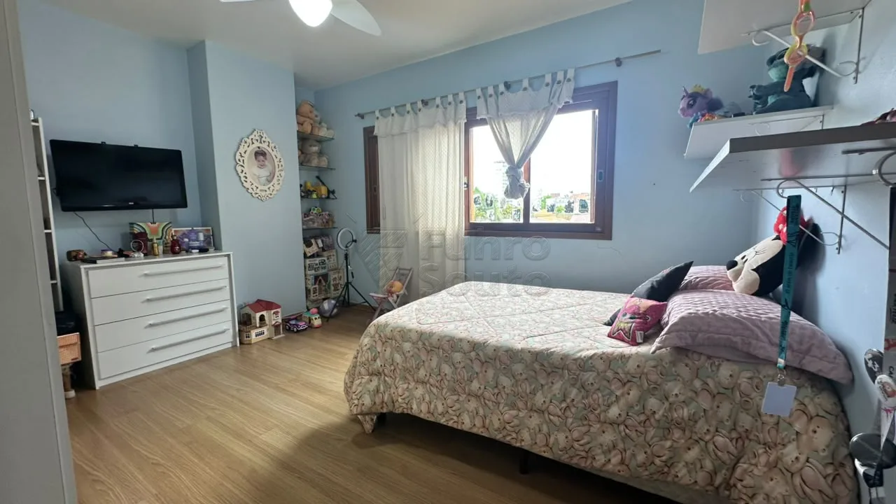 Comprar Casa / Padr&atilde;o em Pelotas R$ 1.170.400,00 - Foto 16