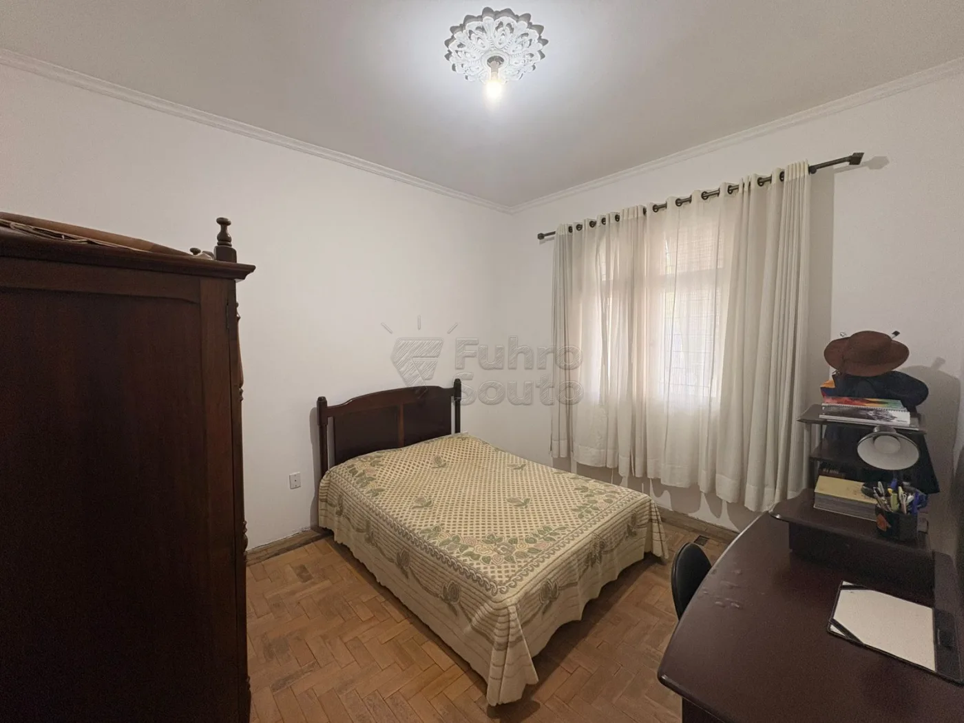 Alugar Casa / Padr&atilde;o em Pelotas R$ 680,00 - Foto 4