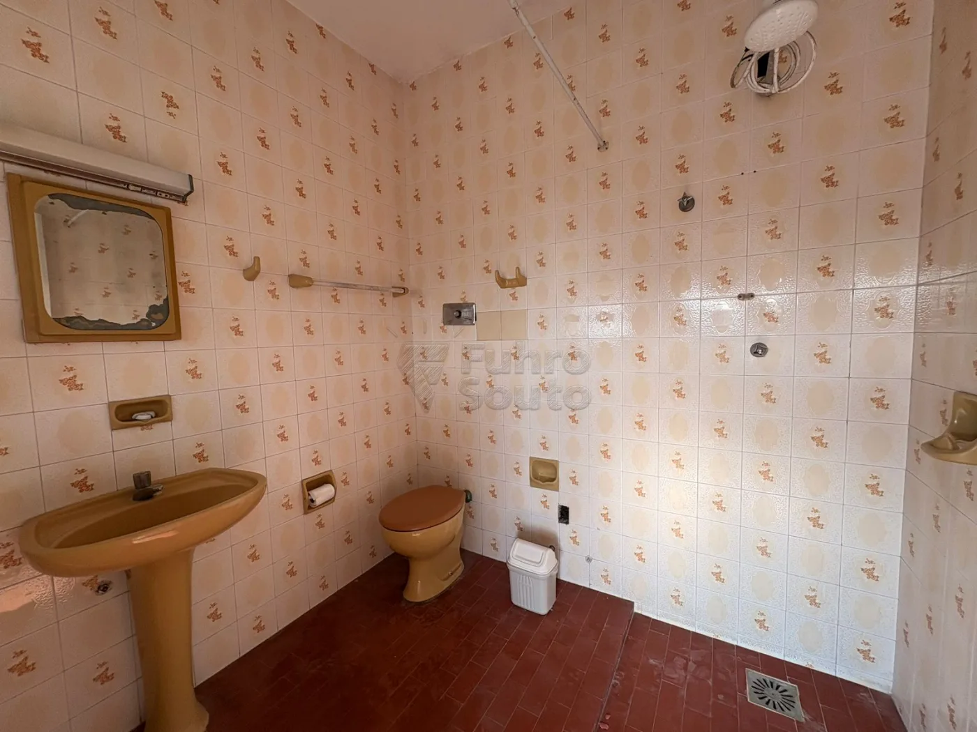 Alugar Casa / Padr&atilde;o em Pelotas R$ 680,00 - Foto 8