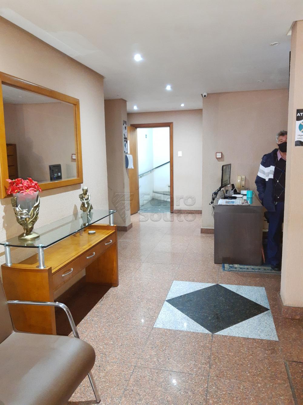 Alugar Apartamento / Kitinete em Pelotas R$ 700,00 - Foto 10