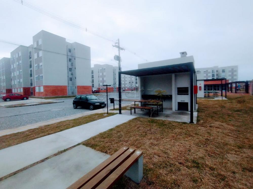 Comprar Apartamento / Padr&atilde;o em Pelotas R$ 179.000,00 - Foto 16
