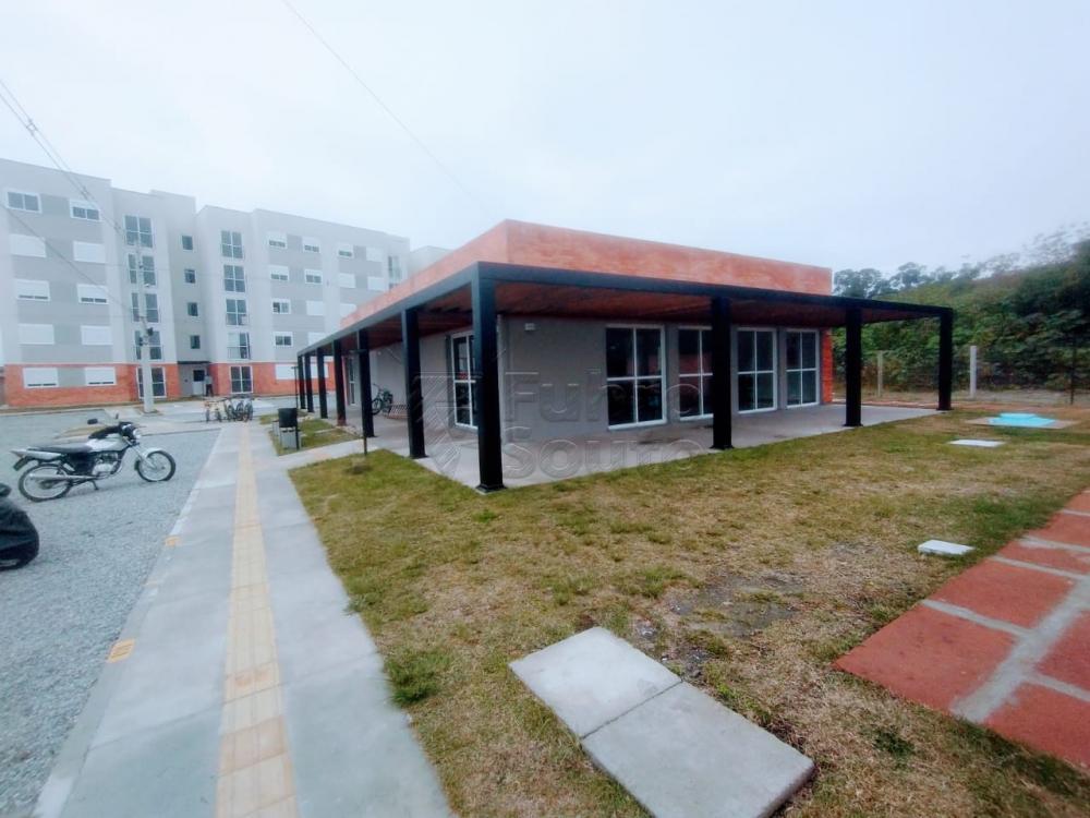 Comprar Apartamento / Padr&atilde;o em Pelotas R$ 179.000,00 - Foto 17