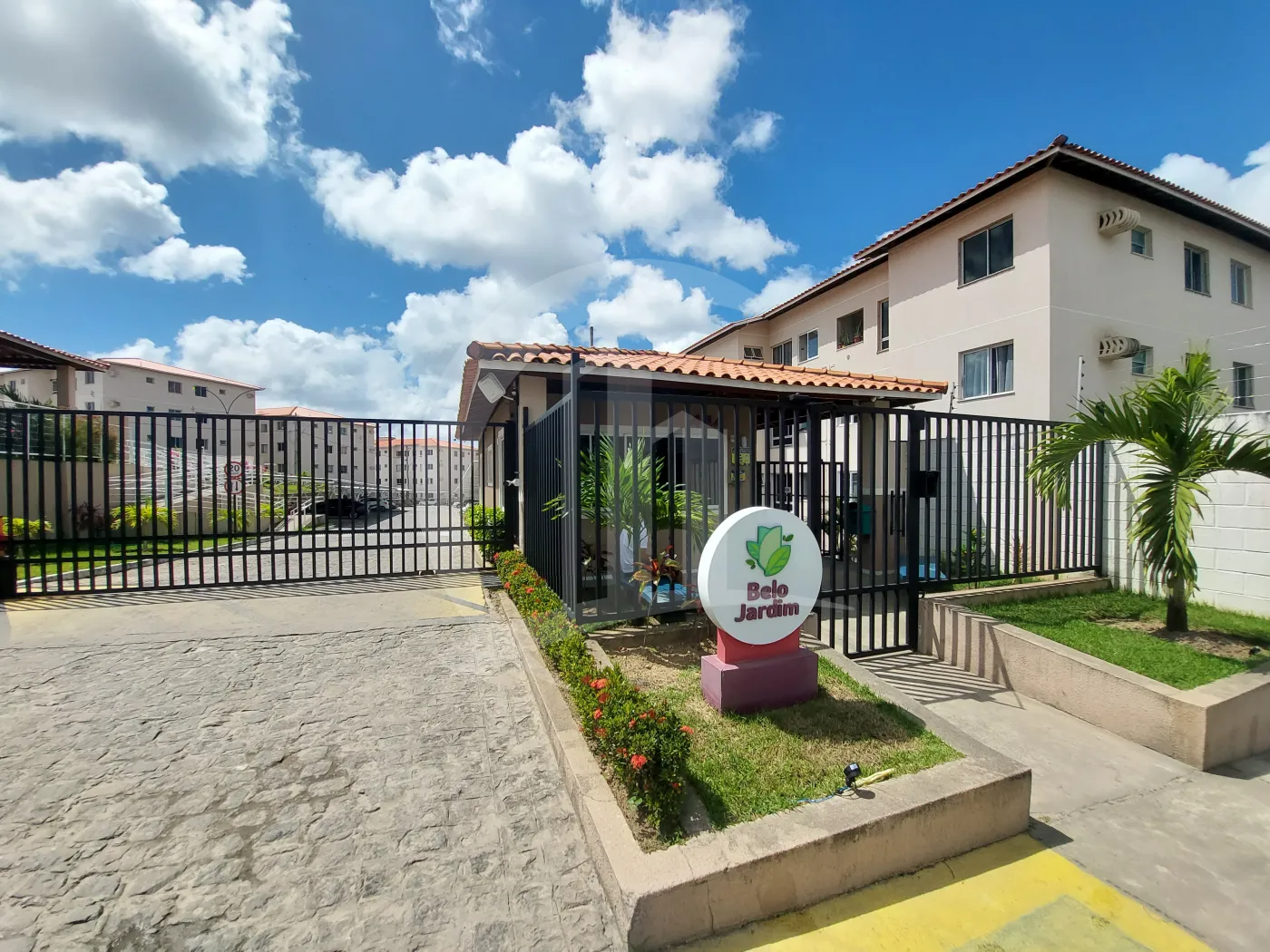 Alugar Apartamento / Padr&atilde;o em Nossa Senhora do Socorro R$ 700,00 - Foto 1