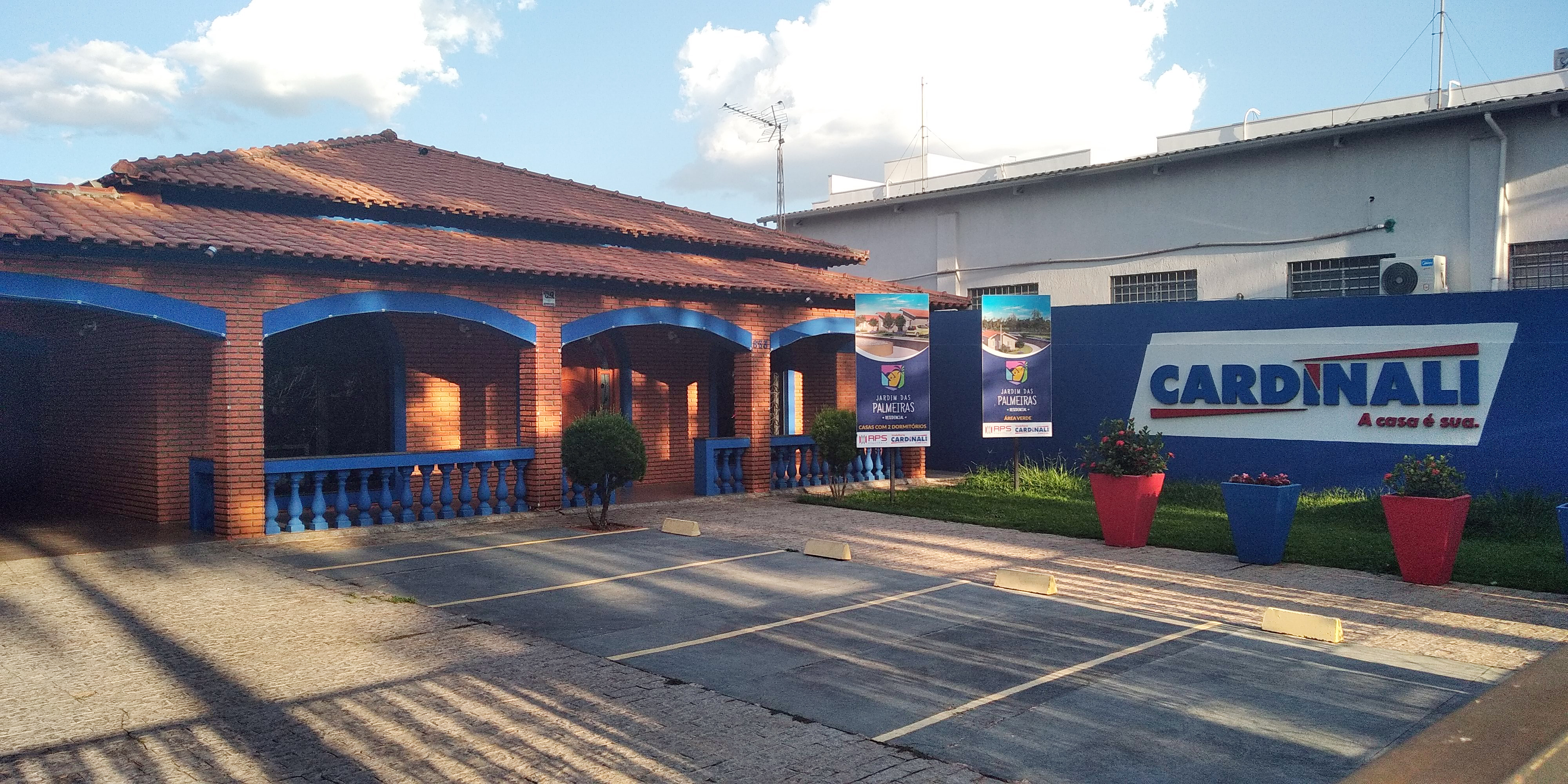 Cardinali Ibat� - estacionamento pr�prio