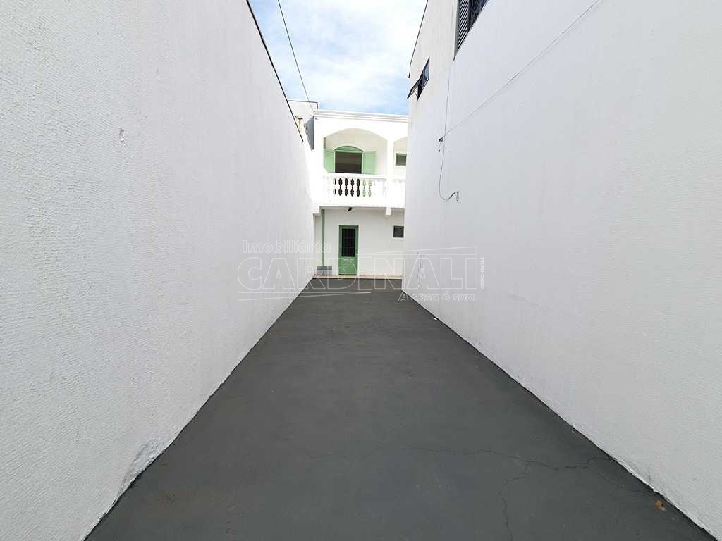Casa / Padr&atilde;o em S&atilde;o Carlos Alugar por R$1.800,00