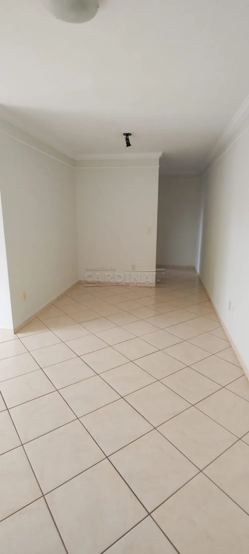 Alugar Apartamento / Padr&atilde;o em S&atilde;o Carlos R$ 1.000,00 - Foto 9