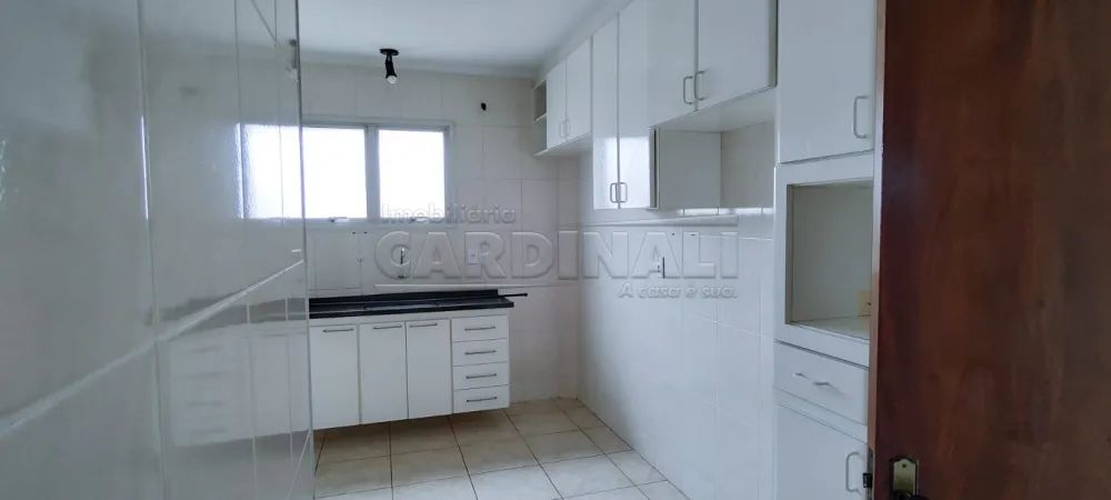 Alugar Apartamento / Padr&atilde;o em S&atilde;o Carlos R$ 1.000,00 - Foto 14