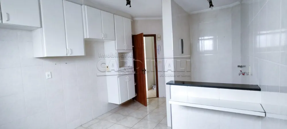 Alugar Apartamento / Padr&atilde;o em S&atilde;o Carlos R$ 1.000,00 - Foto 17