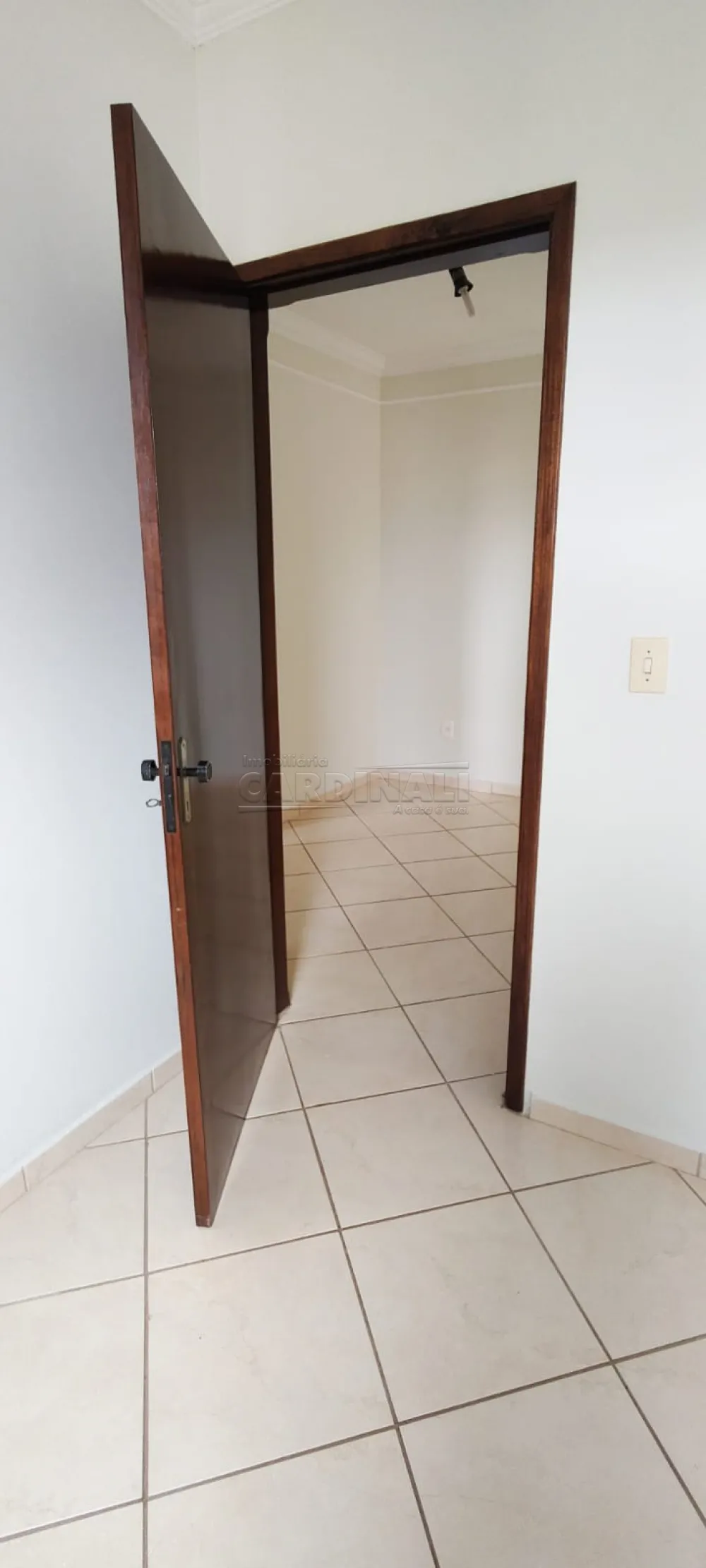 Alugar Apartamento / Padr&atilde;o em S&atilde;o Carlos R$ 1.000,00 - Foto 20