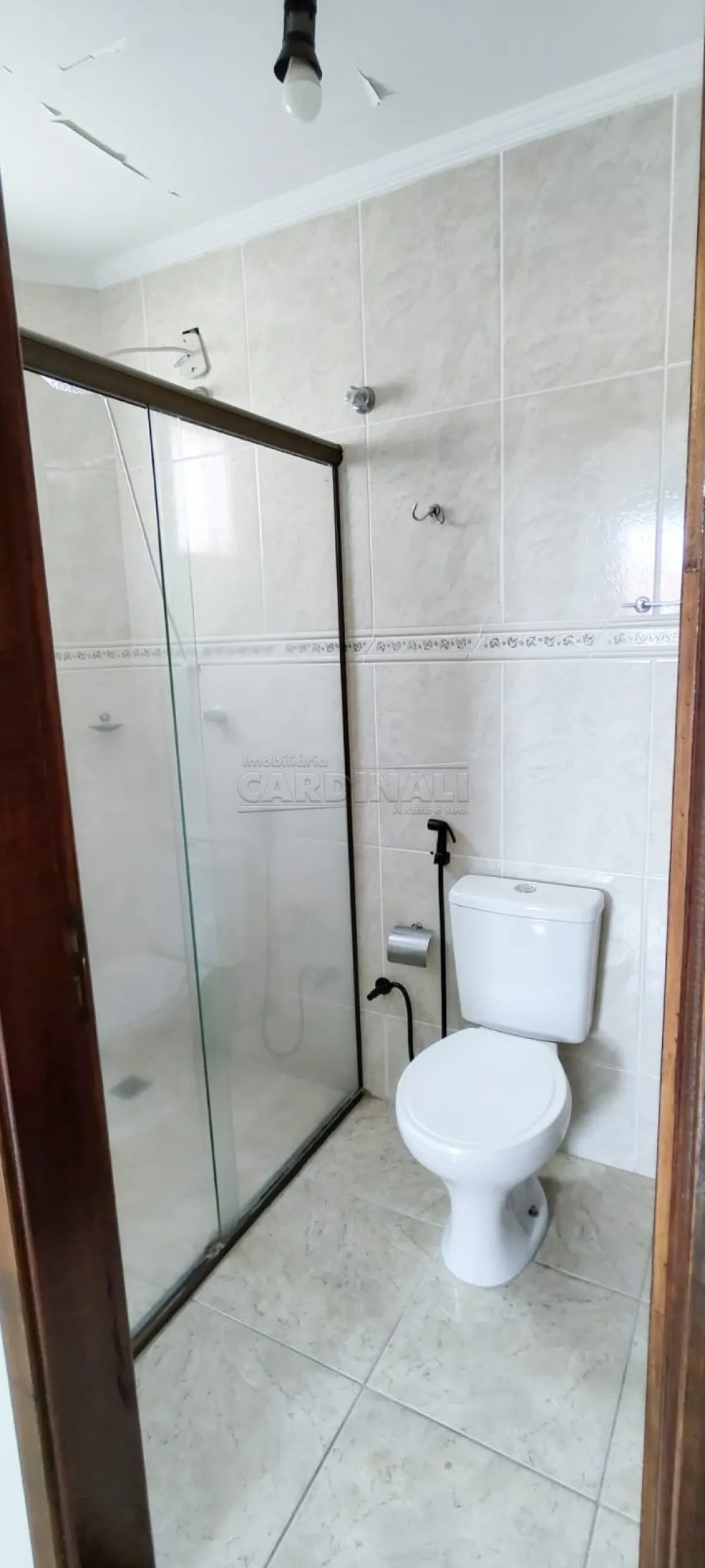 Alugar Apartamento / Padr&atilde;o em S&atilde;o Carlos R$ 1.000,00 - Foto 23