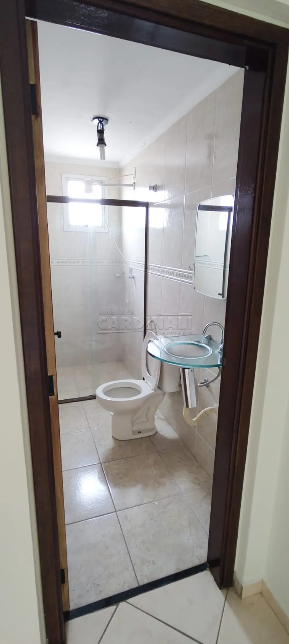 Alugar Apartamento / Padr&atilde;o em S&atilde;o Carlos R$ 1.000,00 - Foto 27