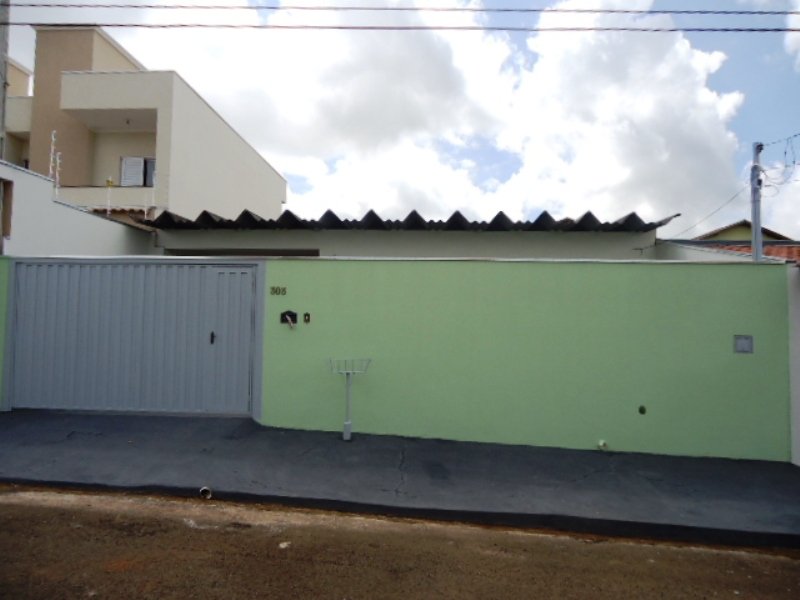 Casa / Padr&atilde;o em S&atilde;o Carlos 