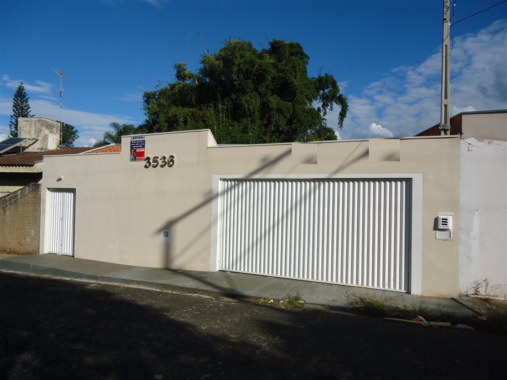 Casa / Padr&atilde;o em S&atilde;o Carlos Alugar por R$990,00