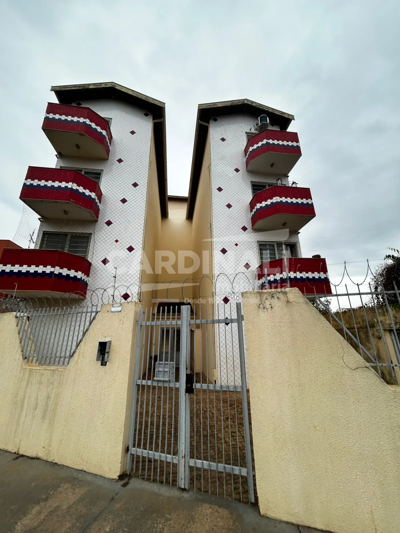 Apartamento / Padr&atilde;o em S&atilde;o Carlos Alugar por R$945,00