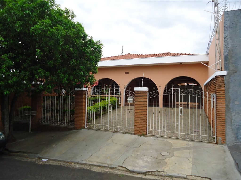 Casa / Padr&atilde;o em S&atilde;o Carlos 