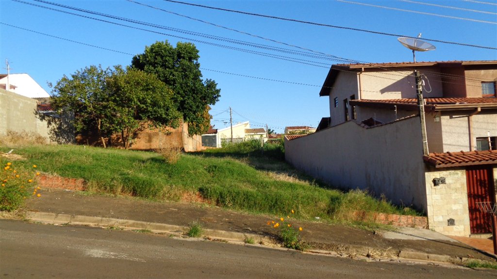 Terreno / Padr&atilde;o em S&atilde;o Carlos 