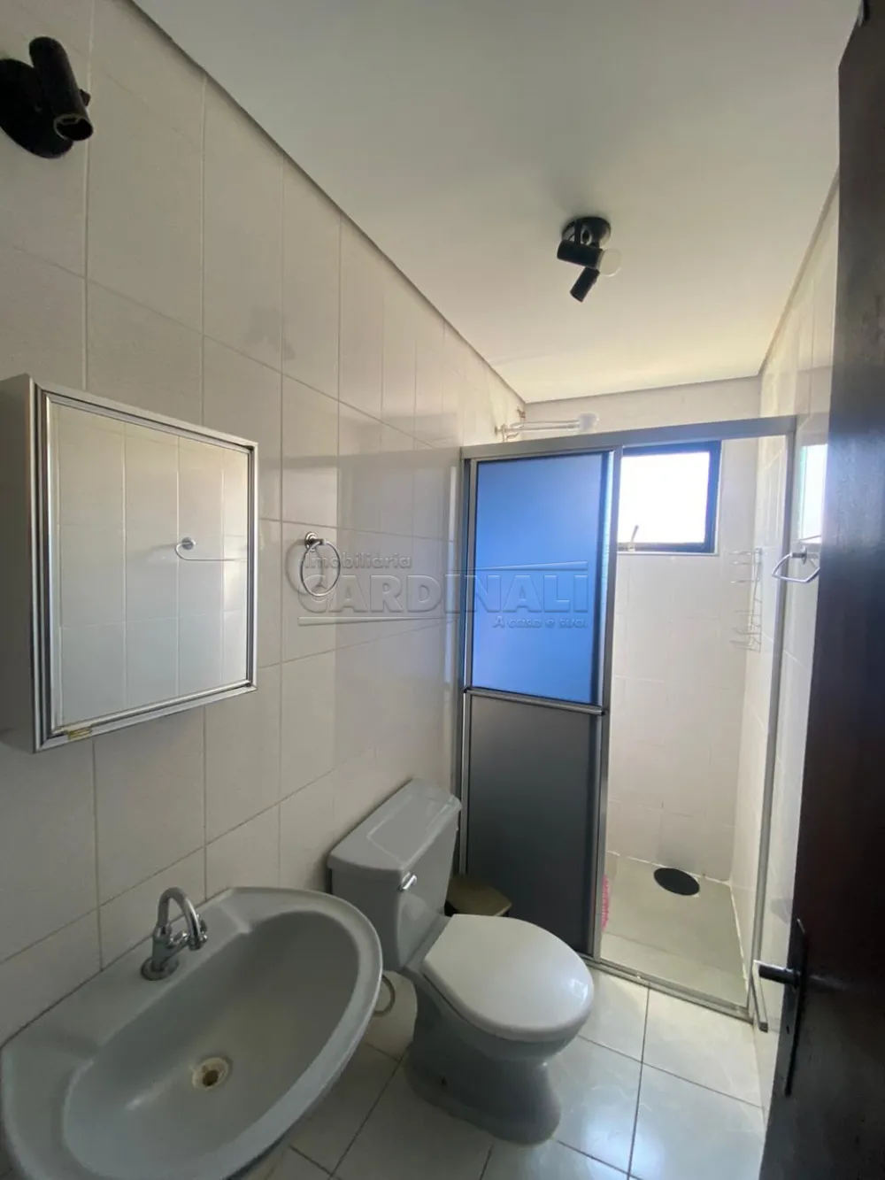 Alugar Apartamento / Padr&atilde;o em S&atilde;o Carlos R$ 1.056,00 - Foto 13