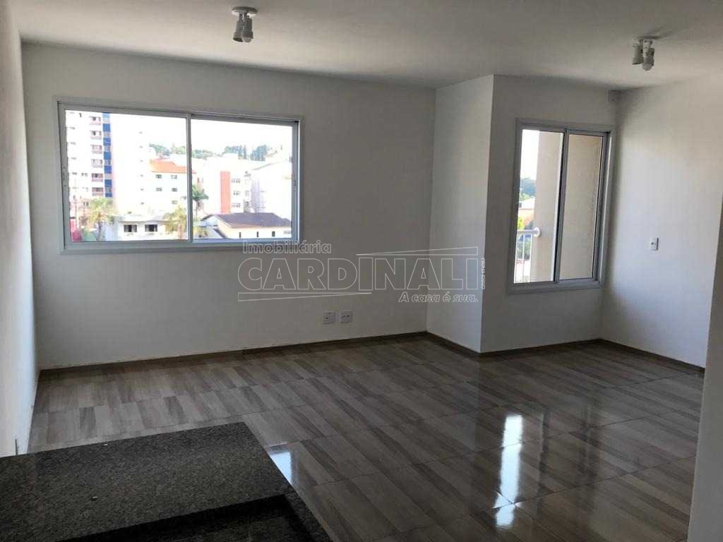 Apartamento / Padr&atilde;o em S&atilde;o Carlos Alugar por R$1.667,00