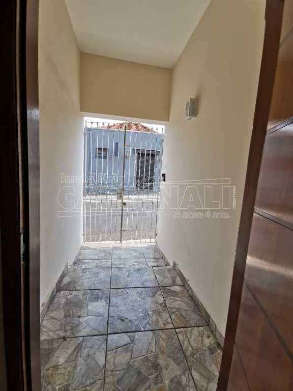Casa / Padr&atilde;o em Araraquara Alugar por R$1.400,00