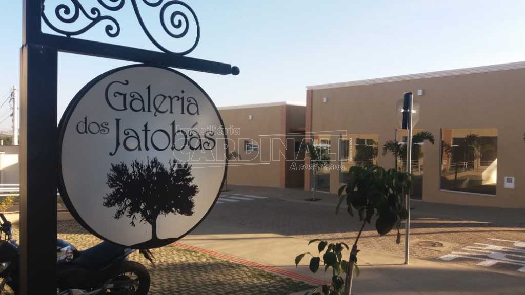 Comercial / Sala / Salão com Condomínio em São Carlos , Comprar por R$125.000,00