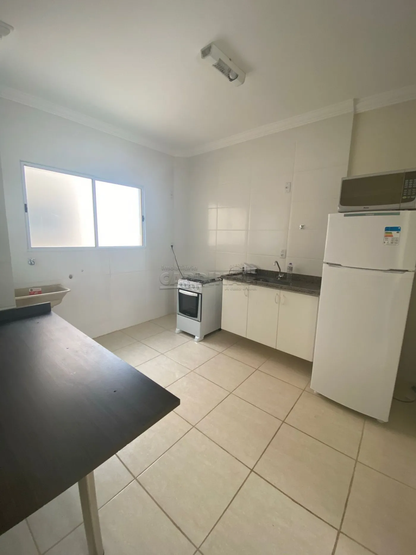 Alugar Apartamento / Padr&atilde;o em S&atilde;o Carlos R$ 1.000,00 - Foto 2
